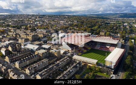 Une vue aérienne du stade énergétique d'Utilita, Valley Parade, la maison de Bradford City Copyright 2020 © Sam Bagnall Banque D'Images