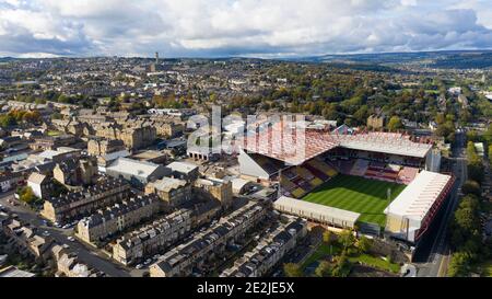 Une vue aérienne du stade énergétique d'Utilita, Valley Parade, la maison de Bradford City Copyright 2020 © Sam Bagnall Banque D'Images