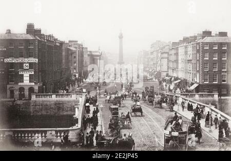 Photographie d'époque du XIXe siècle : circulation sur Sackville Street, Dublin, maintenant O'Connell Street. c.1890 Banque D'Images