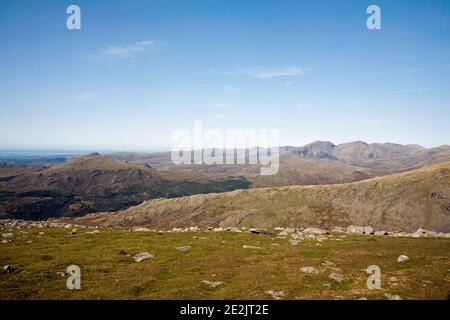 Scafell Pike et Scafell vus de Dow Crag près de la Ancien homme de Coniston Lake District Cumbria Angleterre Banque D'Images