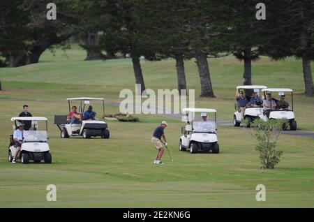 LE président AMÉRICAIN Barack Obama approche du 9e trou au Mid Pacific Country Club, à Kailua, HI, USA, le 31 décembre 2009. Photo de Cory Lum/ABACAPRESS.COM Banque D'Images