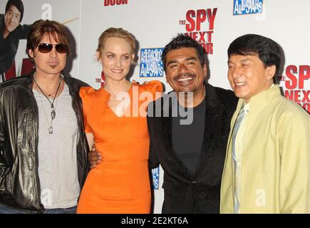 Billy Ray Cyrus, Amber Valletta, George Lopez, Jacky Chan arrivée à la première mondiale pour le Spy Next Door au Grove à Los Angeles, CA, États-Unis, le 9 janvier 2010. Photo de Baxter/ABACAPRESS.COM Banque D'Images