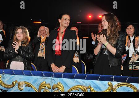 La princesse Stéphanie de Monaco et ses filles Camille Gottlieb et Pauline Ducruet assistent au 2e jour du 34e Festival International du Cirque à Monte Carlo, Monaco, le 15 janvier 2010. Photo de Monaco Palace/ABACAPRESS.COM Banque D'Images