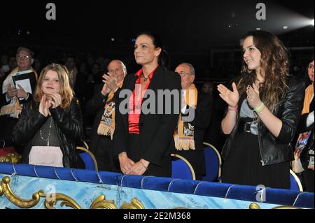 La princesse Stéphanie de Monaco et ses filles Camille Gottlieb et Pauline Ducruet assistent au 2e jour du 34e Festival International du Cirque à Monte Carlo, Monaco, le 15 janvier 2010. Photo de Monaco Palace/ABACAPRESS.COM Banque D'Images