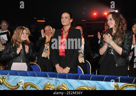 La princesse Stéphanie de Monaco et ses filles Camille Gottlieb et Pauline Ducruet assistent au 2e jour du 34e Festival International du Cirque à Monte Carlo, Monaco, le 15 janvier 2010. Photo de Monaco Palace/ABACAPRESS.COM Banque D'Images