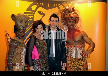 Elisabeth Bourgine et son fils Jules le Roi Lion célèbre le premier million de spectateurs au Théâtre Mogador de Paris, France, le 20 janvier 2010. Photo de Giancarlo Gorassini/ABACAPRESS.COM Banque D'Images