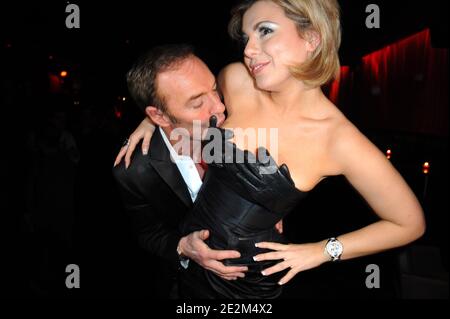 Tony Gomez et Cindy présentent sa première collection de « bustiers » appelée « Cindy Lopes par Lisa Valente », au club de nuit « six Seven » à Paris, en France, le 21 janvier 2010. Photo par Ammar Abd Rabbo/ABACAPRESS.COM Banque D'Images