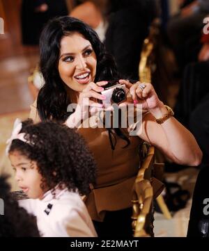 La femme de Kobe Bryant, Vanessa, assiste à une cérémonie de bienvenue pour le champion de la NBA Los Angeles Lakers à la Maison Blanche afin d'honorer leur saison 2008-2009 à l'East Room de Washington, DC, USA, le 25 janvier 2010. Photo par Olivier Douliery /Cameleon/ABACAPRESS.COM Banque D'Images