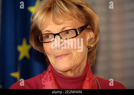 Le maire de Montpellier Helene Mandroux annonce sa candidate, contre Georges Freche, pour l'élection régionale du Languedoc Roussillon lors d'une conférence de presse à Montpellier, le 29 janvier 2010. Le maire Helene Mandroux à la tête d'une liste alternative du PS rassemblant la gauche et les écologistes. Photo de Pascal Parrot/ABACAPRESS.COM Banque D'Images