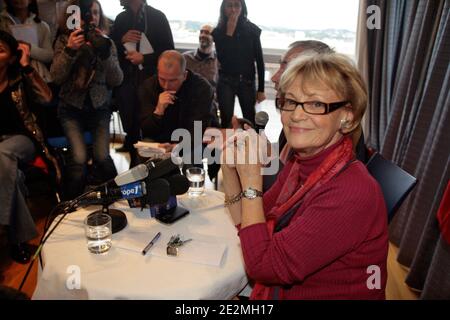 Le maire de Montpellier Helene Mandroux et Paul Alies annonquent son candidat, contre Georges Freche, à l'élection régionale du Languedoc Roussillon lors d'une conférence de presse à Montpellier, le 29 janvier 2010. Le maire Helene Mandroux à la tête d'une liste alternative du PS rassemblant la gauche et les écologistes. Photo de Pascal Parrot/ABACAPRESS.COM Banque D'Images