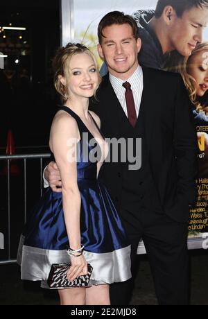 Les acteurs Channing Tatum et Amanda Seyfried arrivent pour la première de 'Dear John' qui s'est tenue au Théâtre chinois de Los Angeles, CA, Etats-Unis le 1er février 2010. Photo de Lionel Hahn/ABACAPRESS.COM Banque D'Images