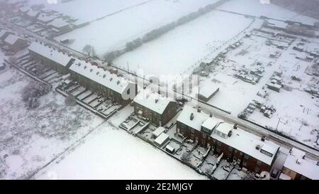 Neige à East Ardsley, West Yorkshire. Cette semaine, de fortes chutes de neige et de pluie verglaçante risquent de faire éclater le Royaume-Uni, avec des avertissements concernant les coupures d'électricité et les retards dans les déplacements. Banque D'Images