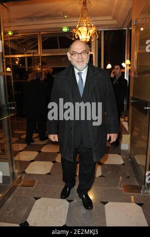 Robert Hue participe au dîner annuel du CRIF (Conseil des représentants de la communauté juive française), qui s'est tenu au Pavillon d'Armenonville, à Paris, en France, le 3 février 2010. Photo de Thierry Orban/ABACAPRESS.COM Banque D'Images