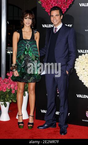 'Cash Warren et Jessica Alba arrivent à la première de ''Valentine's Day'' tenue au Théâtre chinois de Los Angeles, CA, USA le 8 février 2010. (Photo: Jessica Alba, Cash Warren) photo de Lionel Hahn/ABACAPRESS.COM ' Banque D'Images