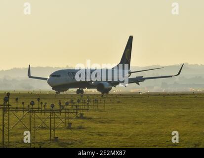 Cracovie, Pologne. 14 octobre 2018. Un Boeing 737 de Ryanair vu à l'aéroport de Cracovie Balice. Crédit : Alex Bona/SOPA Images/ZUMA Wire/Alay Live News Banque D'Images