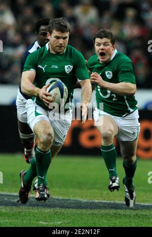 Gordon d'Arcy et Brian O'Driscoll en Irlande lors du match de rugby 2010 du championnat RBS six Nations, France contre Irlande, à Saint-Denis, près de Paris, France, le 13 février 2010. La France a gagné 33-10. Photo de Henri Szwarc/ABACAPRESS.COM Banque D'Images