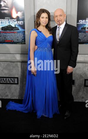 Sir Ben Kingsley et Daniela Barbosa de Carneiro assistent à la première de Shutter Island dans le théâtre Ziegfeld New York City, NY, USA, le 17 février 2010. Photo de Mehdi Taamallah/ABACAPRESS.COM (photo: Sir Ben Kingsley, Daniela Barbosa de Carneiro) Banque D'Images