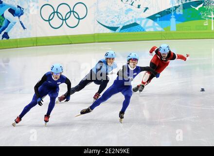 Lee Jung-su, de Corée du Sud, médaillé d'or, médaillé d'argent Lee Ho-Suk, de Corée du Sud, et médaillé de bronze Apolo Anton Ohno, des États-Unis, se disputent la finale masculine de 1000m du Short Track Speed Skating lors des Jeux olympiques d'hiver de Vancouver 2010 au Pacific Coliseum le 20 février 2010 à Vancouver, Canada.photo de Gouhier-Hahn-Nebinger/ABACAPRESS.COM Banque D'Images