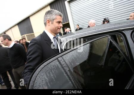 Heillecourt, France, le 25 fevrier 2010. Visite de Laurent Wauquiez sectaire dÍEtat charge de lÍEmploi aupres du Ministre de lÍEconomie, de lÍIndustrie et de lÍEmploi a lÍentreprise 'LANORD BICHATON a Heillecourt pres de Nancy', a la rencontre dÍapprent Banque D'Images