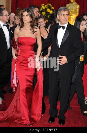 George Clooney et Elisabetta Canalis arrivent à la 82e cérémonie de remise des prix de l'Académie, qui s'est tenue au Kodak Theatre de Los Angeles, CA, Etats-Unis, le 07 mars 2010. Photo de Lionel Hahn/ABACAPRESS.COM (photo : George Clooney, Elisabetta Canalis) Banque D'Images