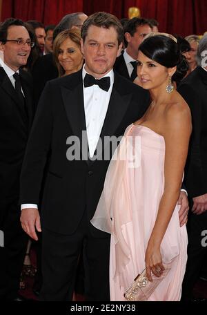 Matt Damon et Luciana Damon arrivent à la 82e cérémonie de remise des prix de l'Académie, qui s'est tenue au Kodak Theatre de Los Angeles, CA, Etats-Unis, le match 07, 2010. Photo de Lionel Hahn/ABACAPRESS.COM (en photo : Matt Damon, Luciana Damon) Banque D'Images