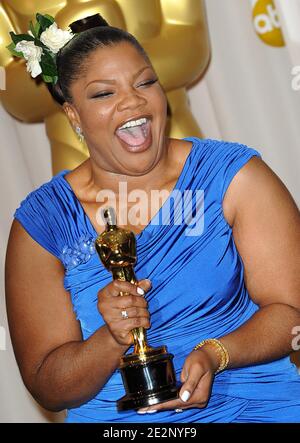 Mo'Nique avec le prix de la performance d'une actrice dans un rôle de soutien reçu pour précieux lors de la 82e Academy Awards, qui a eu lieu au Kodak Theatre à Los Angeles, CA, Etats-Unis sur le match 07, 2010. Photo de Lionel Hahn/ABACAPRESS.COM (photo: Mo'Nique) Banque D'Images