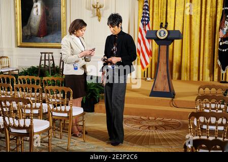 La secrétaire sociale de la Maison Blanche, Desiree Rogers, assiste à une réception en l'honneur de la Journée internationale de la femme, organisée par le président américain Barack Obama et la première dame Michelle Obama à la salle est de la Maison Blanche à Washington, DC, Etats-Unis, le 8 mars 2010. La réception a honoré des femmes du monde entier et leurs réalisations. Photo par Olivier Douliery/ABACAPRESS.COM Banque D'Images