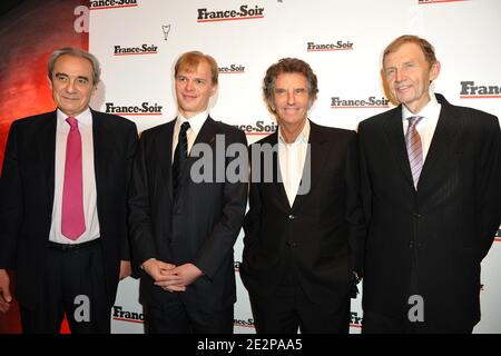 Axel Ganz, Alexandre Pugachev, né en Russie, propriétaire de 'France soirs', Jack Lang et Etienne Mougeotte participant à la fête de lancement du journal 'France soir', à Beaubourg , à Paris, en France, le 16 mars 2010. Photo de Thierry Orban/ABACAPRESS.COM Banque D'Images