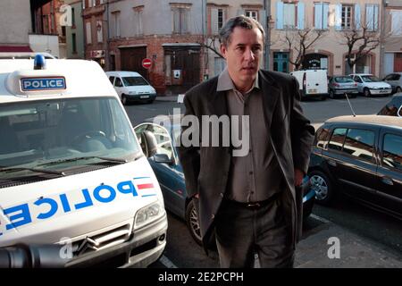 Jacques Viguier arrive à la Cour d'Assises du Tarn lors de son procès en appel a Albi, France, le 19 mars 2010. Photo Pascal Parrot/ABACAPRESS.COM Banque D'Images