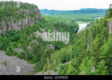 Parc provincial Ouimet Canyon, dans la région de Thunder Bay, en Ontario, Canada. Banque D'Images