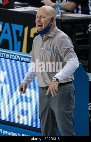 Mick Cronin, entraîneur-chef de l'UCLA Bruins, lors d'un match de basket-ball universitaire de la NCAA contre les Washington State Cougars, le jeudi 14 janvier 2021, à Los Angele Banque D'Images