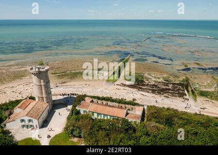 Ile de Ré, Île de Rhe (au large des côtes de l'ouest de la France) : Saint-Clément-des-Baleines. Vue depuis le sommet du Phare des baleines, phare des baleines, Banque D'Images