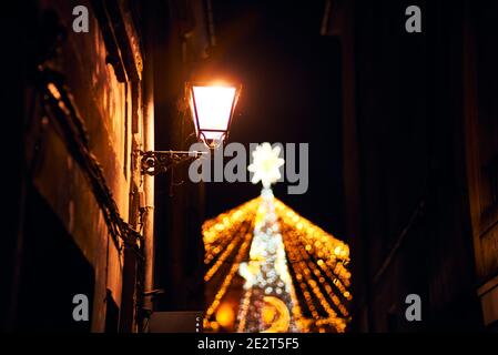 Éclairage de Noël dans la ville espagnole d'Ourense, Galice Banque D'Images