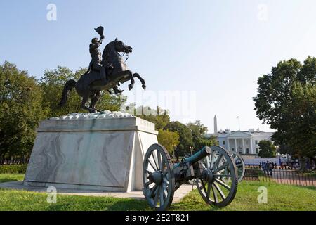 Statue du président Andrew Jackson sur Lafayette Square à l'extérieur de la Maison Blanche à Washington DC, États-Unis. Banque D'Images