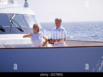 Prince Karim Aga Khan et princesse Zahra à bord du yacht Shergar au Maxi Yacht Rolex Cup 2004 à Costa Smeralda, Sardaigne (scanné à partir de colorslide) Banque D'Images