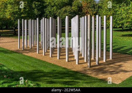 Le Mémorial du 7 juillet à Hyde Park. Mémorial aux 52 victimes des attentats à la bombe de Londres en 7/7. Banque D'Images