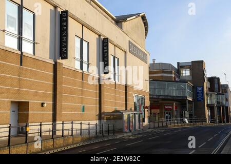 Weymouth, Dorset, Royaume-Uni. 15 janvier 2021. Vue générale du grand magasin Debenhams de Weymouth à Dorset qui ne rouvrira pas à la fin du confinement. Crédit photo : Graham Hunt/Alamy Live News Banque D'Images