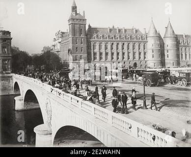 Photographie vintage du 19th siècle : France - Paris, Pont au change et Palais de Justice. Banque D'Images