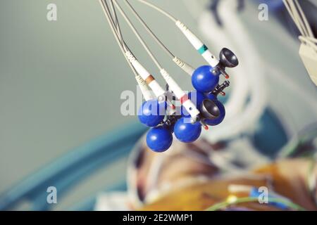 Electrodes pour l'enregistrement de l'ECG sur le patient. Banque D'Images