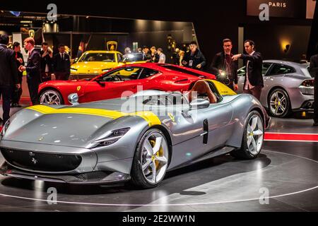 Metallic Ferrari Monza SP1 au mondial Paris Motor Show 2018, voiture de sport produite par le fabricant italien Ferrari Banque D'Images