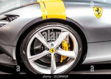 Metallic Ferrari Monza SP1 au mondial Paris Motor Show 2018, voiture de sport produite par le fabricant italien Ferrari Banque D'Images