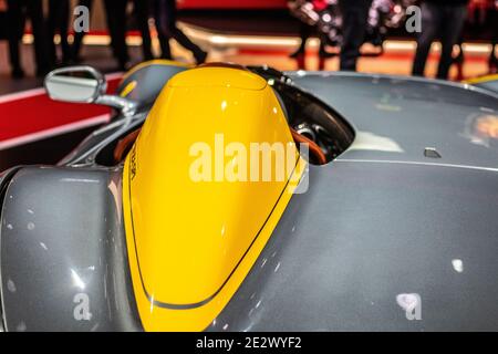 Metallic Ferrari Monza SP1 au mondial Paris Motor Show 2018, voiture de sport produite par le fabricant italien Ferrari Banque D'Images