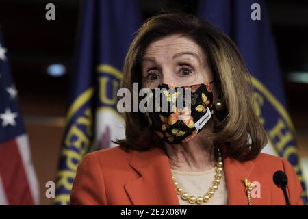 Washington, District de Columbia, États-Unis. 15 janvier 2021. NANCY PELOSI(D-CA), Présidente de la Chambre DES REPRÉSENTANTS DES ÉTATS-UNIS, tient aujourd'hui sa conférence de presse hebdomadaire sur la destitution de TrumpÃs le 15 janvier 2021 à Capitol Hill/Studio A à Washington DC, États-Unis. Credit: Lénine Nolly/ZUMA Wire/Alamy Live News Banque D'Images