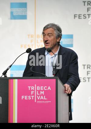 Robert de Niro, co-fondateur du Tribeca film Festival, participe à la conférence de presse d'ouverture du Tribeca film Festival 2010 au Tribeca Performing Arts Centre de New York City, Etats-Unis, le 20 avril 2010. Photo de S.Vlasic/ABACAPRESS.COM (photo : Robert de Niro) Banque D'Images