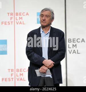 Robert de Niro, co-fondateur du Tribeca film Festival, participe à la conférence de presse d'ouverture du Tribeca film Festival 2010 au Tribeca Performing Arts Centre de New York City, Etats-Unis, le 20 avril 2010. Photo de S.Vlasic/ABACAPRESS.COM (photo : Robert de Niro) Banque D'Images