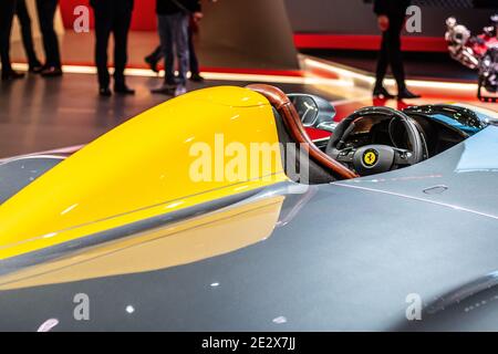 Metallic Ferrari Monza SP1 au mondial Paris Motor Show 2018, voiture de sport produite par le fabricant italien Ferrari Banque D'Images