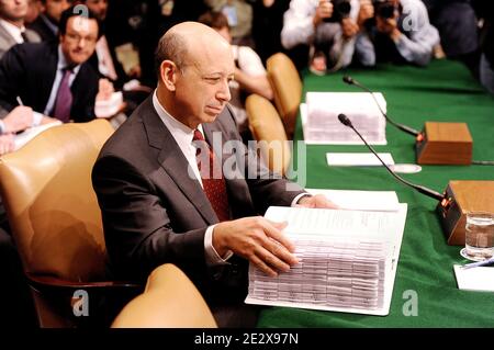 Lloyd Blankfein, président et chef de la direction, The Goldman Sachs Group, Inc. (GSI), témoigne devant le sous-comité permanent des enquêtes du Sénat des États-Unis à l'audience sur « Wall Street and the Financial Crisis: Le rôle des banques d'investissement utilisant Goldman Sachs comme étude de cas à Washington, DC, USA, le 27 avril 2010. Photo par Olivier Douliery/ABACAPRESS.COM Banque D'Images