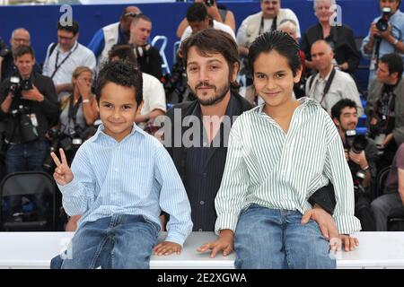 L'acteur Christopher Ruiz-Esparza, le réalisateur Diego Luna et Gerardo Ruiz-Esparza assistent à la séance photo « Abel » lors du 63e Festival de Cannes, le 14 mai 2010. Photo de Hahn-Nebinger-Orban/ABACAPRESS.COM Banque D'Images