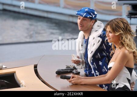 Michael Youn lors de la diffusion de l'émission télévisée "le Grand Journal" sur Canal plus sur la plage de Martinez lors du 63e Festival de Cannes, France, le 14 mai 2010. Photo de Giancarlo Gorassini/ABACAPRESS.COM Banque D'Images