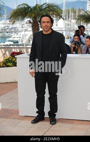 Directeur Alejandro Gonzalez Inarritu au photocall pour son film "le Biutiful", au Palais des Festivals pendant le 63e Festival de Cannes, dans le sud de la France, le 17 mai 2010. Photo de Nicolas Genin/ABACAPRESS.COM Banque D'Images